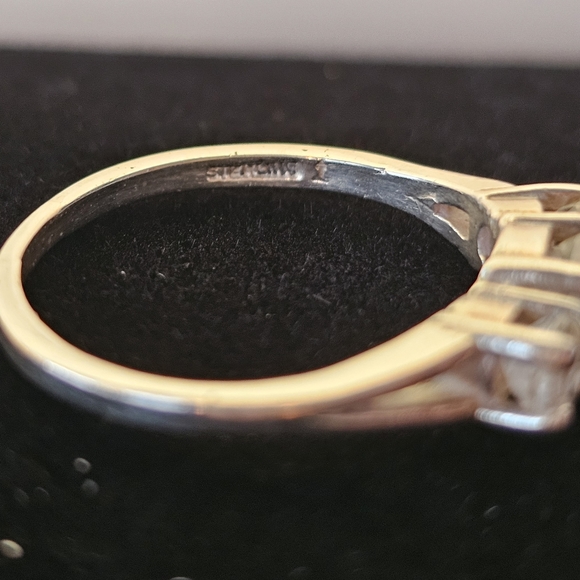 Sterling Silver Past Present Future 3 Clear Stone Engagement Ring sz 9 - Picture 7 of 9